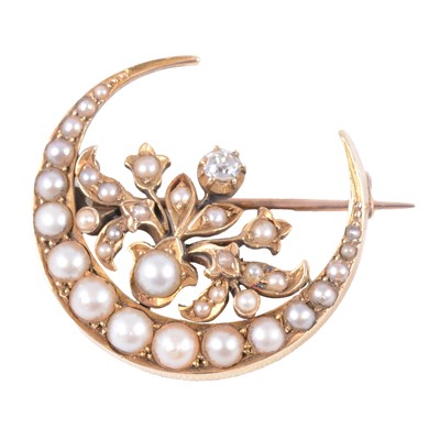 Lot 194 - A diamond and seed pearl brooch.