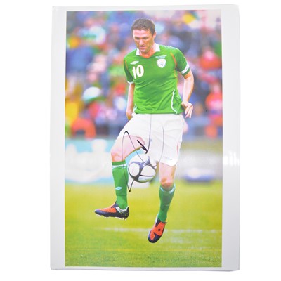 Lot 456 - Signed Robbie Keane A4 coloured photograph, Republic of Ireland