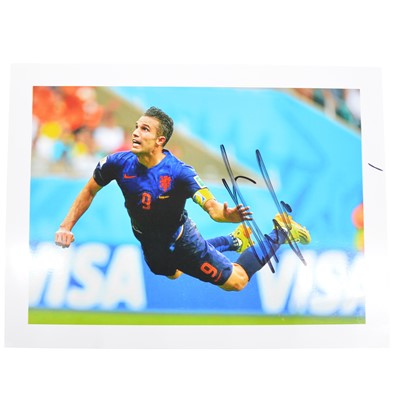 Lot 233 - Signed Robin Van Persie 5x7 colour photograph, Manchester United