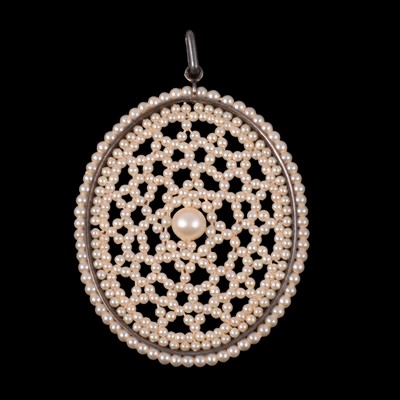 Lot 332 - A cultured pearl and seed pearl pendant.