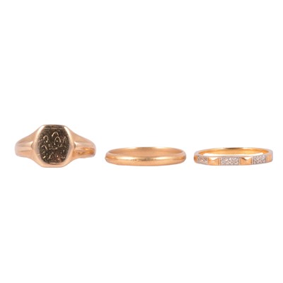 Lot 153 - Two wedding bands and a signet ring.