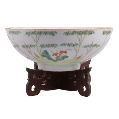 Lot 6 - Chinese famille vert rose bowl