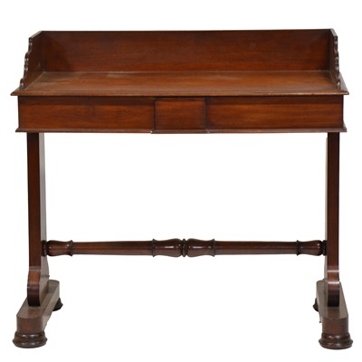 Lot 271 - Victorian mahogany washstand