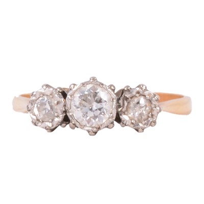 Lot 96 - A diamond three stone ring.