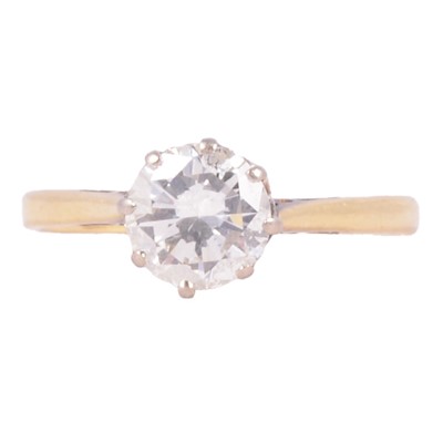 Lot 72 - A diamond solitaire ring.