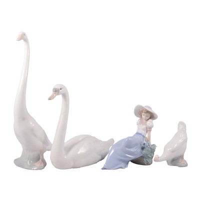 Lot 91 - Lladro and Nao models