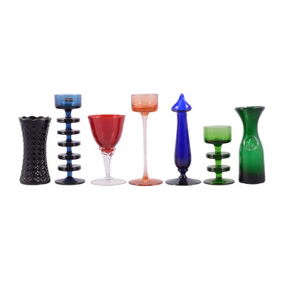 Lot 122 - Collection of 20th century coloured glassware