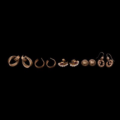 Lot 276 - Five pairs of earrings for pierced ears.