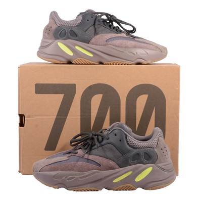 Lot 38 - Adidas Yeezy Boost 700, mauve, UK10