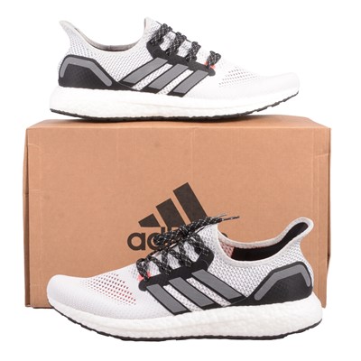 Lot 12 - Adidas AM4 Tokyo, white/black/white, UK9.5