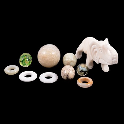 Lot 89 - Collection of hardstone and other decorative eggs and ornaments