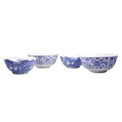 Lot 117 - Two pairs of modern Chinese blue and white bowls