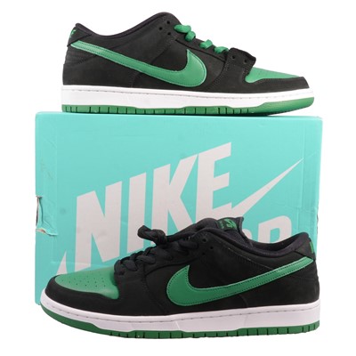 Lot 69 - Nike SB Dunk Low Pro, black, pine green, black, white, UK11