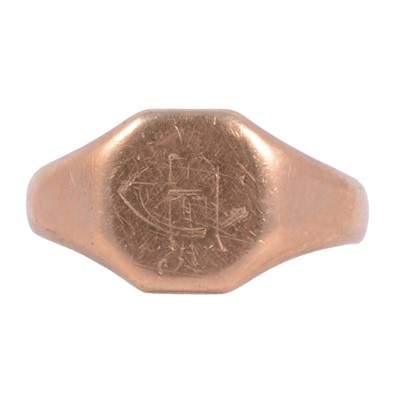 Lot 142A - A 9 carat yellow gold signet ring