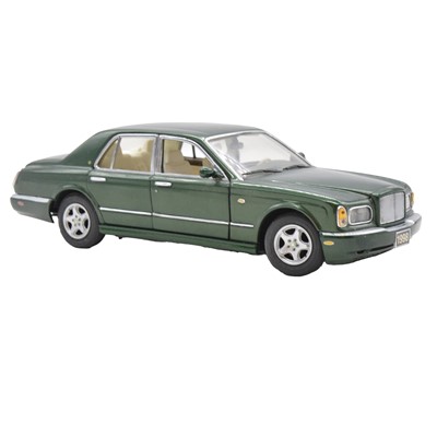 Lot 168 - Thirteen Franklin Mint 1:24 scale model cars and vehicles