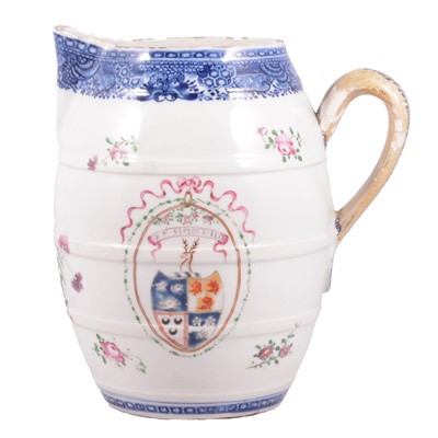 Lot 54 - Chinese Armorial porcelain jug, with the Gordon clan crest.