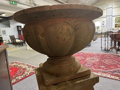 Lot 553 - Large terracotta campana urn