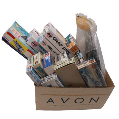 Lot 179 - Seventeen model ship kits