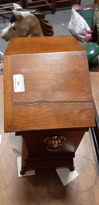 Lot 205 - Edwardian oak table clock