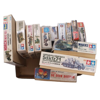 Lot 190 - Thirteen model vehicle kits