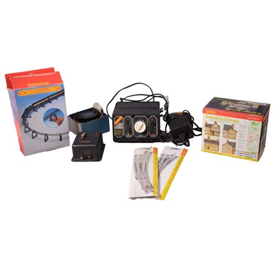 Lot 155 - Collection of OO gauge track, trackside buildings and control units