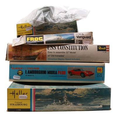 Lot 192 - Five model ship and vehicle kits, including Heller, Otaki and Revell