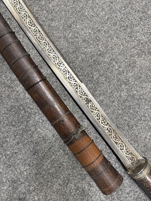 Lot 181 - Burmese Dha sword