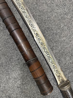 Lot 181 - Burmese Dha sword