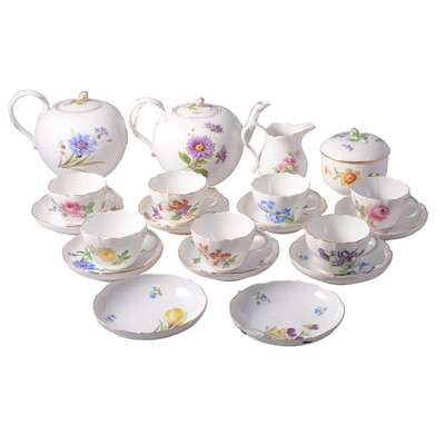 Lot 44 - Meissen porcelain part tea service