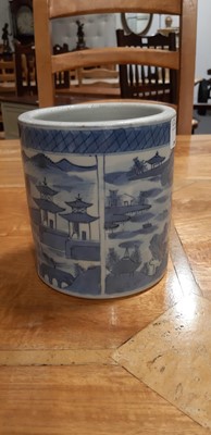 Lot 1 - Chinese porcelain blue and white brush pot