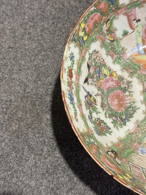 Lot 23 - Samson porcelain bowl, Cantonese bowl, two other bowls and a pair of Chinese vases
