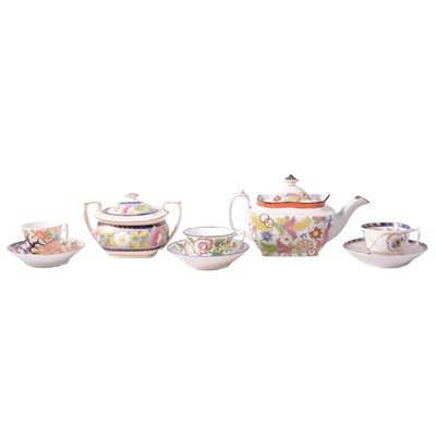 Lot 79 - A collection of New Hall porcelain teacups and tableware