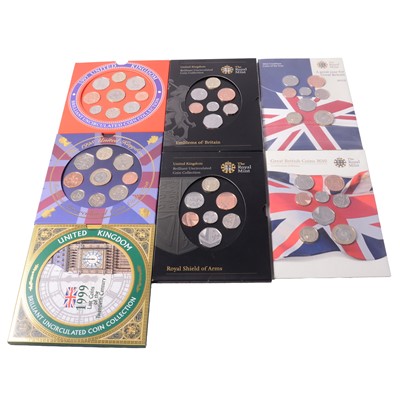 Lot 190 - Fourteen United Kingdom Brilliant Uncirculated Coin Sets, 1992-1999 and later.