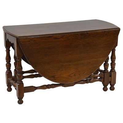 Lot 375 - Oak gateleg table