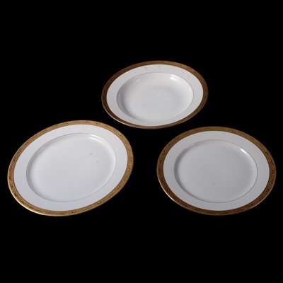 Lot 64 - Limoges porcelain dinner service, Baynaud & Cie.