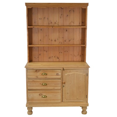 Lot 359 - Pine dresser
