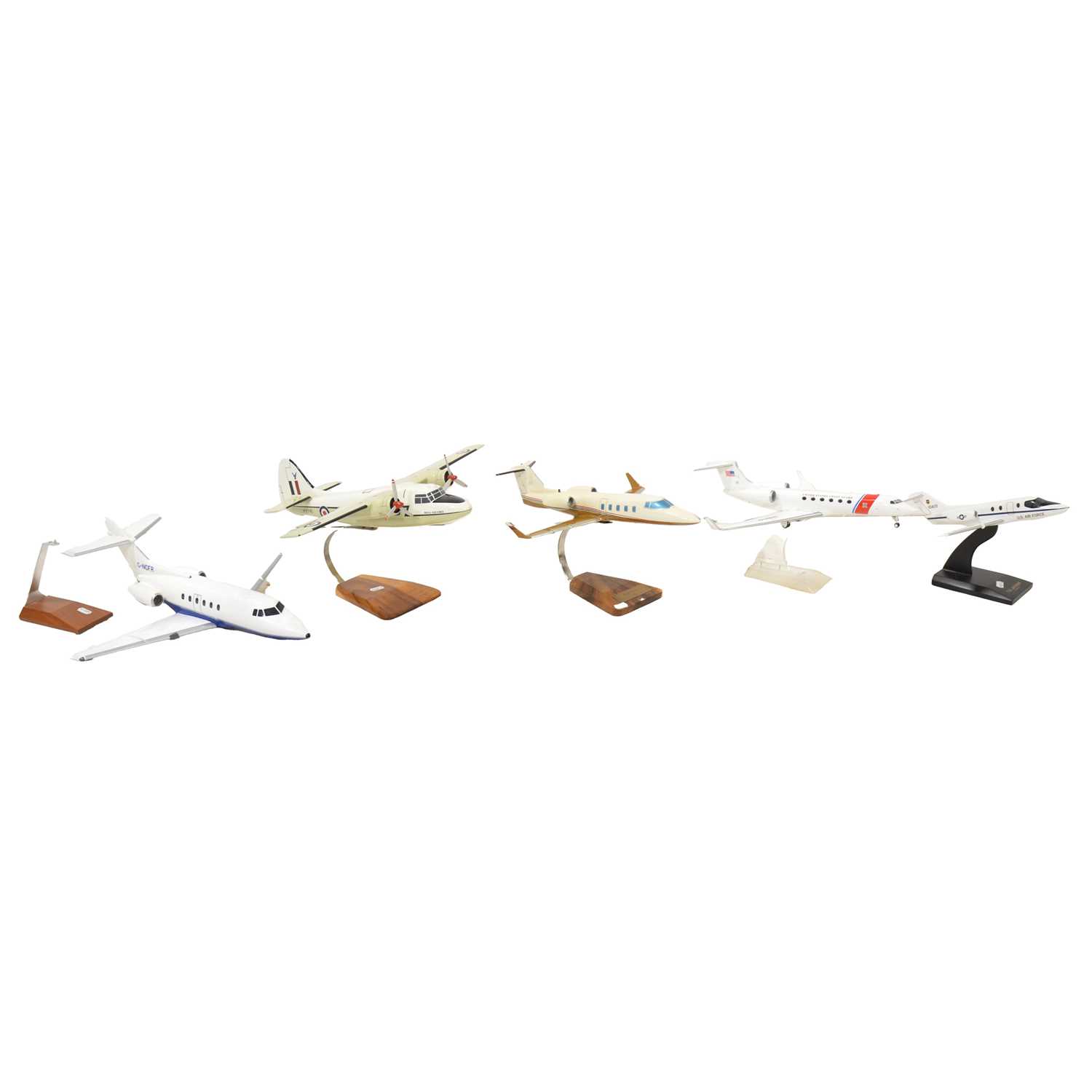 Lot 141 - Five 1:48 scale model aircraft