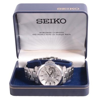Lot 1009 - Seiko - a gentleman's Premier Kinetic Perpetual stainless steel automatic bracelet wristwatch.