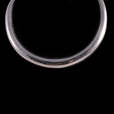 Lot 402 - Anne Ammitzbøll for Georg Jensen - a silver curve neckring, number A29A, Archive Collection Aura