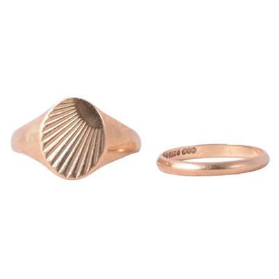 Lot 123 - Two 9 carat yellow gold rings.