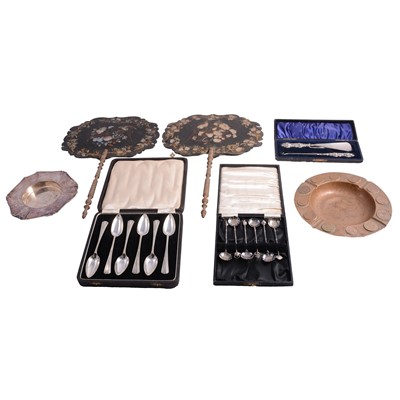 Lot 119 - Small collection of cased cutlery and other items