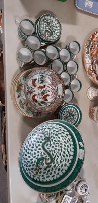 Lot 30 - Quantity of Chinese ceramics and porcelain