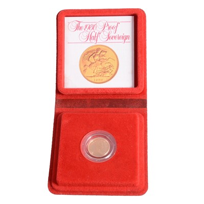 Lot 270 - Royal Mint Elizabeth II gold proof half Sovereign coin