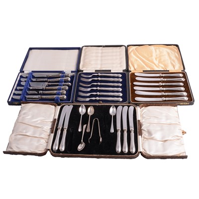 Lot 331 - Small quantity of silver cutlery