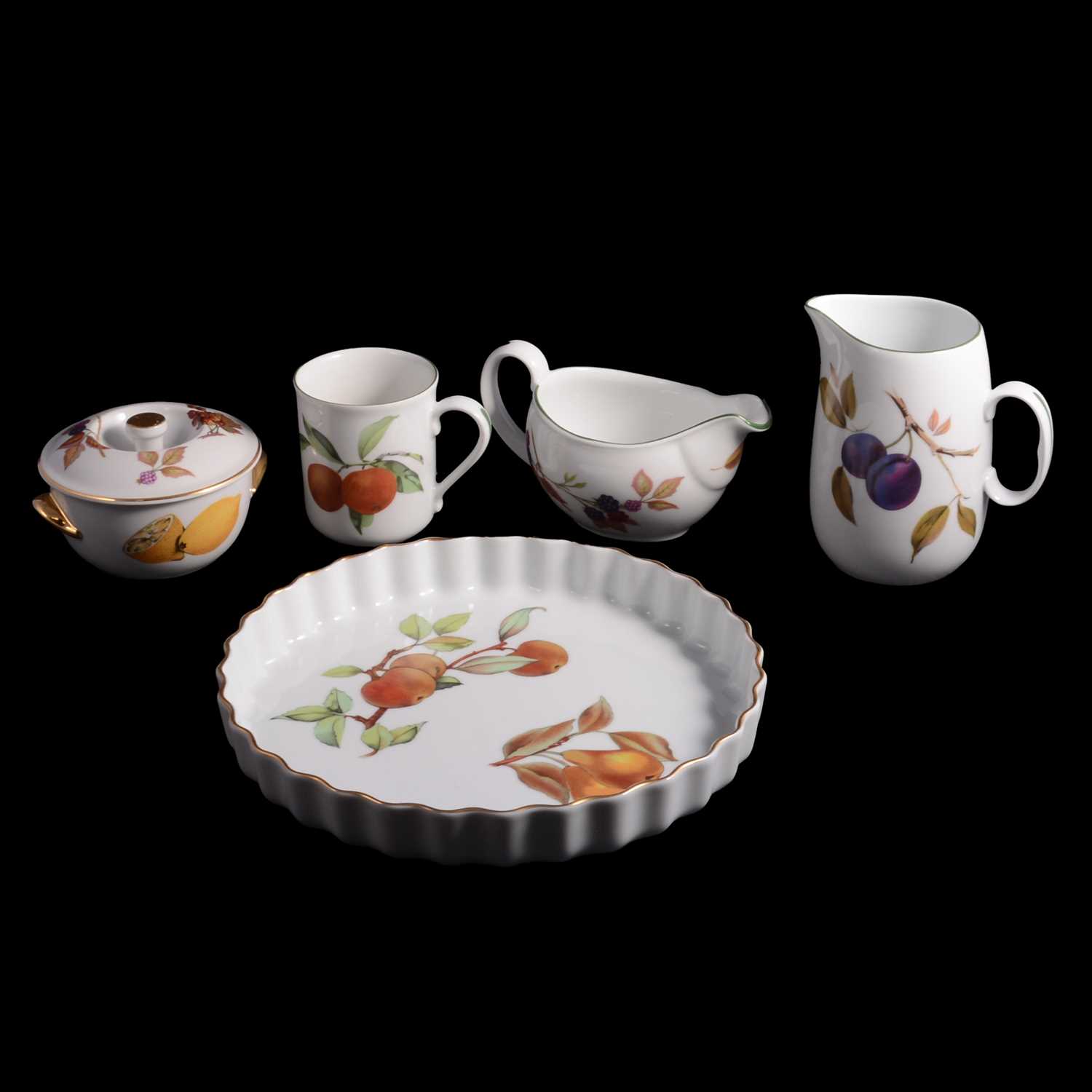 Lot 73 - Quantity of Royal Worcester Evesham oven and table ware.