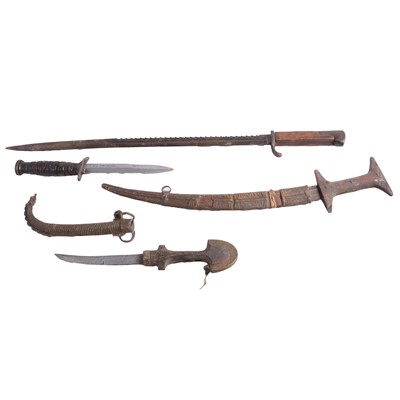 Lot 250 - French bayonet, etc.