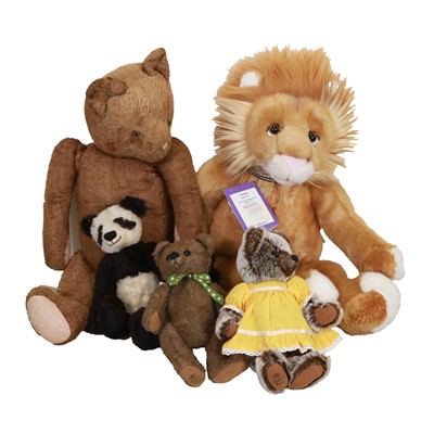 Lot 232 - Five assorted teddy bears, including Bearhouse Bears and Robin Rive
