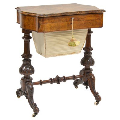 Lot 384 - Victorian walnut table