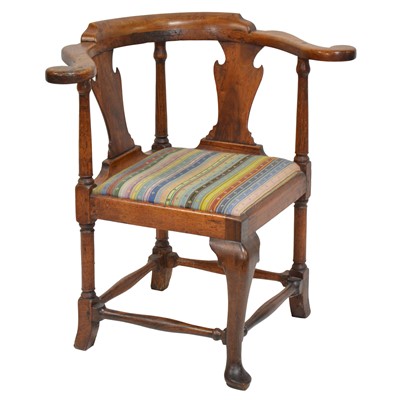Lot 389 - George III mahogany corner chair
