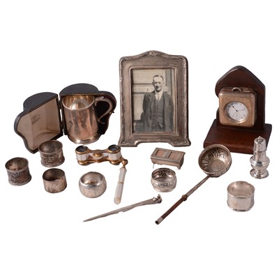 Lot 201 - Small collection of silver